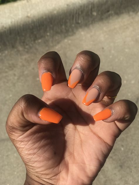 Orange Nails Black Women, Rust Orange Nails, Brown And Orange Nails, Dark Orange Nails, Fall Nails Colors, Orange Fall Nails, Bright Orange Nails, Brown Nail Art, Almond Acrylic