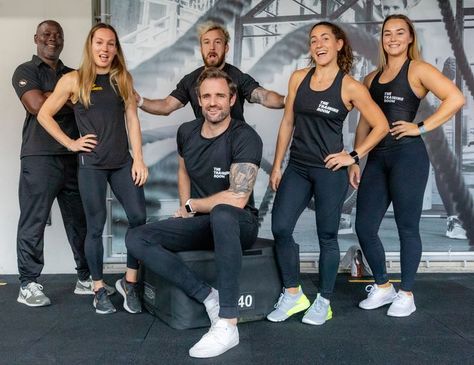 Gym Team Photoshoot, Group Pose Reference 3 People, Group Fitness Photography, Pose Reference 3 People, Pt Photoshoot, Merch Shoot, Gym Content, Gym Poses, Gym Group