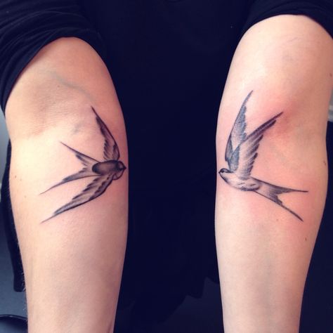 Swallows on Laura - Cheltenham - Seven Swords - Shaun Couples Hand Tattoos, Love Bird Tattoo Couples, 21 Tattoo, Marriage Tattoos, Swallow Tattoo Design, Partner Tattoos, Tattoo Quotes For Men, Couples Tattoo, Best Couple Tattoos