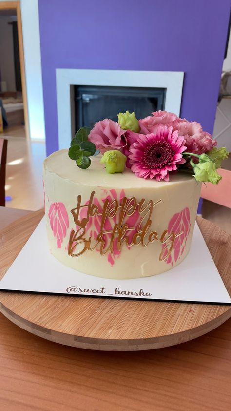 White chocolate with cherries cake decorated with live gerberas, eustomas and eucalyptus Live Flowers, Cherry Cake, White Chocolate, Flower Decorations, Cake Decorating, Cherry, Cake, Flowers, White