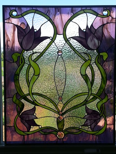 Tulips in Purple Glass Stained Glass Bee Honeycomb, Purple Stained Glass Window, Bohemian Treehouse, Art Nouveau Fireplace, Purple Cottage, Motifs Art Nouveau, Delphi Glass, Purple Lily, Cabbage Rose