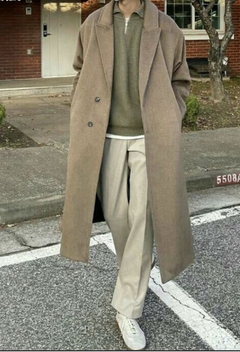 Brown Trench Coat Outfit Men, Mens Trench Coat Outfit, Brown Trench Coat Outfit, Parisian Winter Outfits, Casual Outfits Street Style, White Jacket Outfit, Long Coat Outfit, Fashion Casual Outfits, Mens Work Outfits