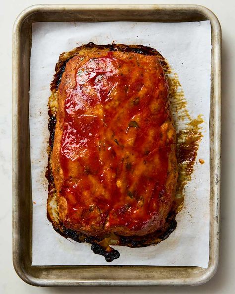 overhead shot of a full turkey meatloaf Meatloaf Half Baked Harvest, Turkey And Beef Meatloaf, Spicy Turkey Meatloaf, Best Turkey Meatloaf, Meatloaf Patties, Ground Turkey Meatloaf, Turkey Meatloaf Recipe, The Best Meatloaf, Healthy Meatloaf