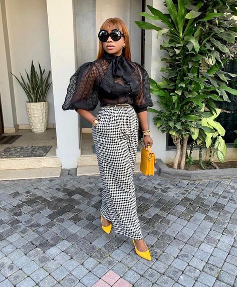 2piece Outfits, Work Dresses For Women, Stylish Work Attire, Effortlessly Chic Outfits, Fashion Tops Blouse, Classy Dress Outfits, Classy Work Outfits, Fancy Blouses, African Clothing Styles