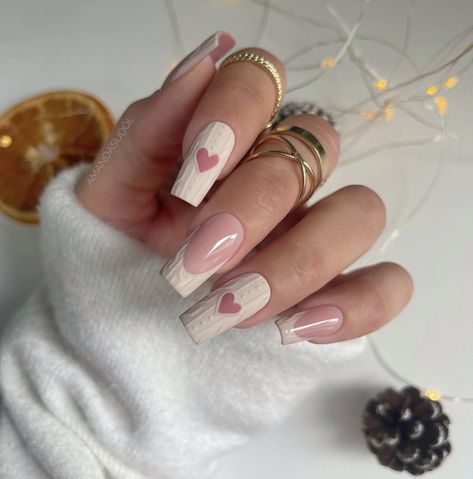 Valentines Nail Inspo Pink, Valentines Day Sweater Nails, Sweater Heart Nails, Pink And White Valentines Nails, Pink Winter Nails Short, Winter Pink Nails, Pink Heart Nails, Cute Winter Nails, Floral Nail Designs