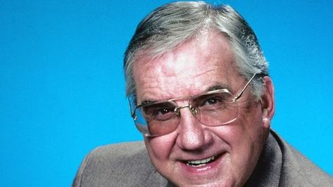 Remembering announcer, game show host, comedian, actor, singer, author Ed McMahon, who was born #OTD (March 6th) in 1923. Ed Mcmahon, Publishers Clearing House, Winning Numbers, Game Show, Famous People, Comedians, Bing Images, Rectangle Glass, Actors