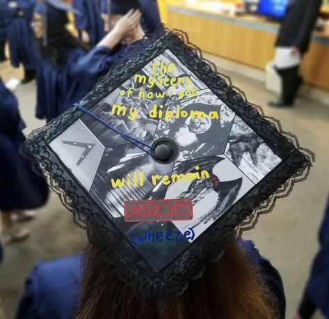 Horror Movie Graduation Cap, Movie Graduation Cap, Buzzfeed Unsolved, Cap Decoration, Cap Ideas, Graduation Cap Designs, Graduation Cap Decoration, Cap Decorations, Cap Designs