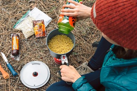 20+ Simple Backpacking Meal Ideas using items from Trader Joe's Jet Boil, Camping Meal Planning, Motorcycle Camping Gear, Hiking Food, Easy Camping Meals, Motorcycle Camping, Backpacking Food, Easy Camping, Free Camping