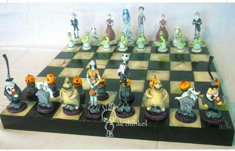 Tim Burton chess Clay Chess, Amazing Movies, Jack The Pumpkin King, Nightmare Before Christmas Decorations, Tim Burton Films, Skeleton Earrings, Corpse Bride, Jack And Sally, Christmas Games