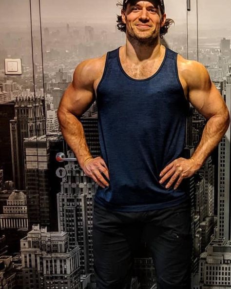 Henry Cavill Body Muscle, Henry Cavill Muscle, Cavill Henry, Beef Cake, Henry Superman, Henry Cavill Shirtless, Hollywood Men, Comic Characters, Body Builder