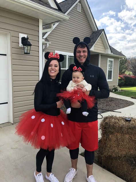 Minnie Mouse Family Costumes, Mickey Minnie Halloween Costumes, Mickey Mouse Costumes Family, Family Minnie Mouse Costume, Minnie Mouse Family Costume, Family Mickey Mouse Halloween Costumes, Mickey And Minnie Halloween Costumes, Mickey Mouse Family Costume, Minnie And Mickey Costumes