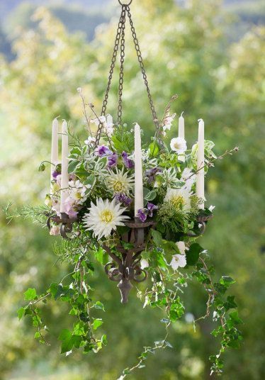 Flowers And Candles, Flowers Hanging, Outdoor Chandelier, Deco Floral, Floral Inspiration, Garden Ornaments, Outdoor Entertaining, Garden Lighting, Outdoor Ideas