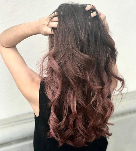 35 Rose Brown Hair Shades That Will Inspire You To Visit The Salon Rose Brown Hair, Golden Brown Hair, Brown Hair Shades, Brown Ombre Hair, Brown Hair With Blonde Highlights, Hair Color Light Brown, Birthday Hair, Brown Hair Balayage, Brown Balayage