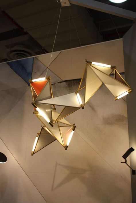 Dieter's Kite has fabric faced units that are reconfigurable --without the use of a drill. Reminds us of an origami construction as well. Origami Lamp, Geometric Origami, Geometric Pendant Light, Furniture Design Sketches, Artistic Lighting, Geometric Lighting, Lighting Concepts, Cool Lamps, Light Sculpture