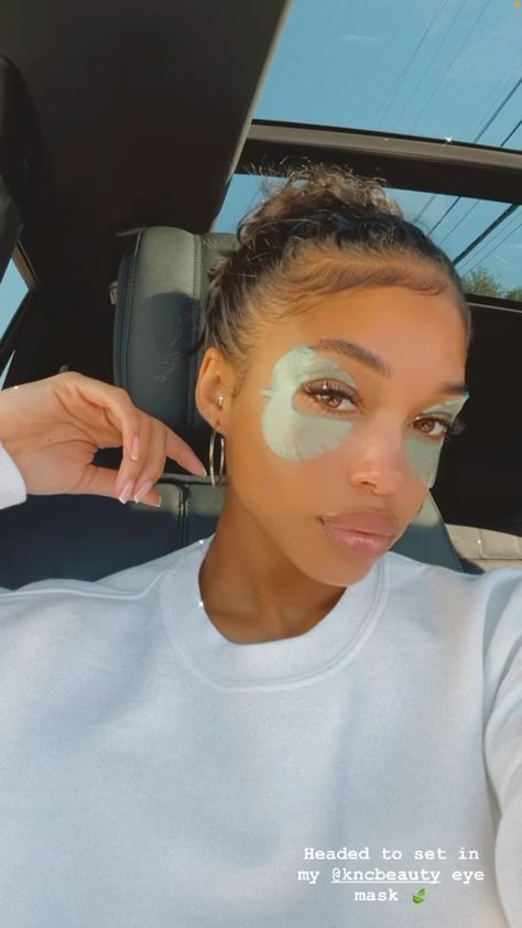 Lori Harvey Piercings, Lori Harvey Beach, Lori Harvey, Shower Skin Care, Model Aesthetic, Cute Winter Outfits, Body Skin Care Routine, Perfect Skin, Skin Tips