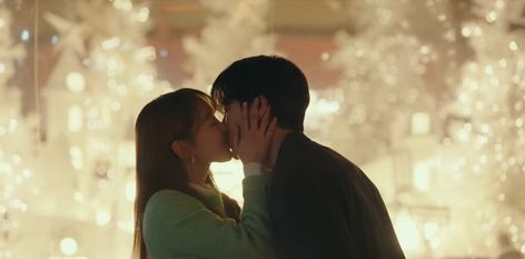 ً on Twitter: "their smiles 🥹 this moment was so soft and pretty at the same time ✨#SeeYouInMy19thLife #SeeYouInMy19thLifeEp9 https://t.co/wyJswxTU1e" / Twitter Korean Drama Series, Korean Drama Romance, Korean Drama Tv, Cute Couples Cuddling, Partner Yoga, Korean Drama Songs, Scene Image, All Korean Drama, Romantic Scenes