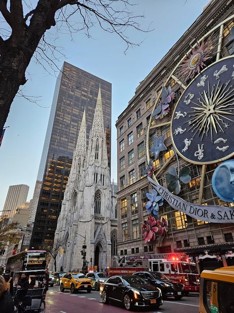 New York Christmas Shopping, New York City January, New York Aesthetic Christmas, Christmas In New York City Aesthetic, St Patricks Cathedral Nyc, Best Christmas Destinations, New York In Winter, New York At Christmas, New York In November