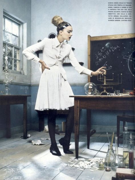 Girl Scientists, Science Fashion, Emma Summerton, Librarian Chic, Lily Donaldson, Fashion Photography Editorial, Vogue Italia, Iconic Women, Fashion Photoshoot