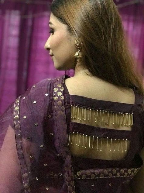 Saree Blouse Back Neck Designs, Saree Blouse Back, Trending Blouse, Blouse Back Neck, Blouse Designs Catalogue, Backless Blouse Designs, Saree Blouse Neck Designs, New Saree Blouse Designs, Blouse Back Neck Designs