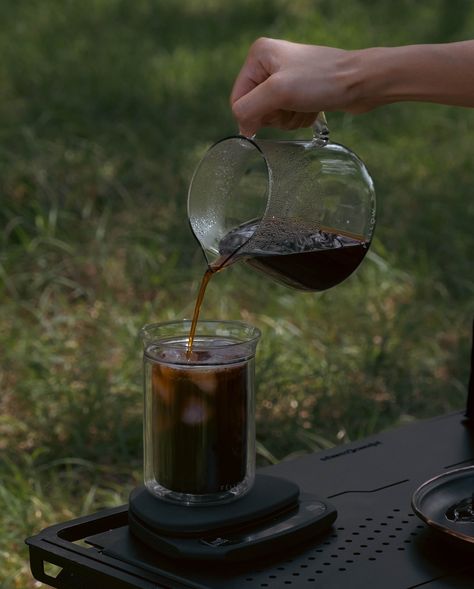 Morning magic in a mug.☕🍃 Make sure to follow @chaseprettyplaces for more content like this. DM to collaborate. 🤝 . . . #chaseprettyplaces #icedcoffee #coffeerecipe #coffeeritual #simplepleasures #coffeeadventure #coffeerecipe #coffeepeople #outdoorcoffee #slowliving #coffeewithaview #coffeeoutdoors #coffeemoments #coffeebrewing #coffeeculture #slowmoments #createtoinspire #goodvibes #nature #getoutdoors #outdoorlife #coffeephotography #Texas Morning Magic, In A Mug, Coffee Culture, Coffee Photography, Slow Living, Simple Pleasures, Coffee Recipes, Outdoor Life, Pretty Places