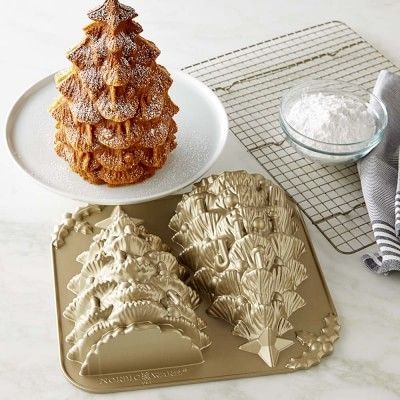 Nordic Ware Tree Cake Pan #ad Pizzelle Recipe, Pane Dolce, Cake Baking Pans, Bundt Cake Pan, Baking Utensils, Tree Cake, Christmas Tree Cake, Tree Cakes, Bundt Pan