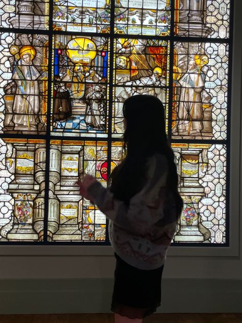 art museum | stain glass Museum Pose Ideas, Museum Pose, Faith Church, Pose Reference Photo, Stain Glass, Pose Ideas, Pose Reference, Art Museum, Documentaries