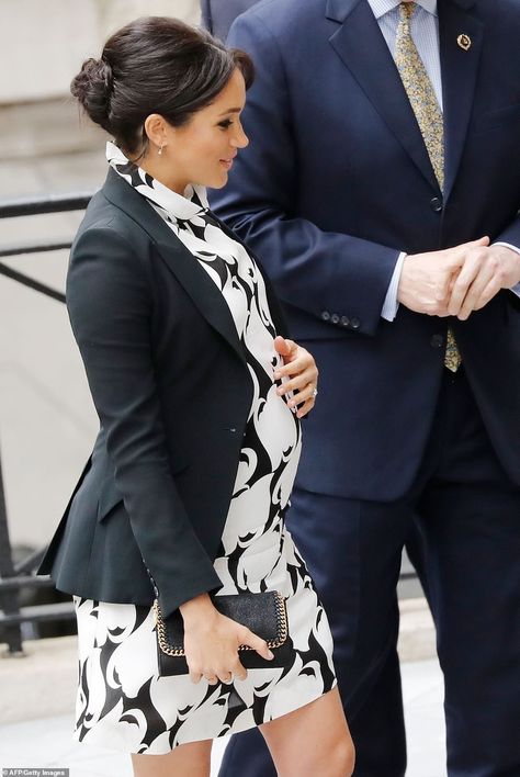 Duchess Meghan, Princess Meghan, Prins Harry, Meghan Markle Style, Panel Discussion, Stylish Maternity Outfits, Women Issues, International Women’s Day, International Women's Day