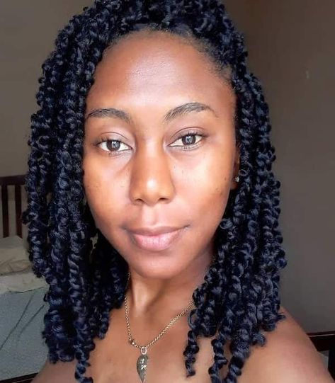 15 Cute Passion Twists Crochet Hairstyles You'll Love Hobo Hairstyles, Types Of Crochet Hair, Passion Twists Crochet, Crochet Twist Hairstyles, Best Crochet Hair, Twists Crochet, Crochet Locs, Short Twists, Hair Twists