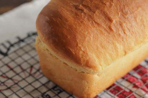 The Softest, Fluffiest Homemade White Bread You Can Make Light Bread, Homemade White Bread, Homemade Bread Easy, Bread Easy, Easy Bread Recipes, Nutrition Labels, Easy Bread, Recipe Images, White Bread