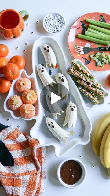 Amanda Warren | Recipes, Home & Entertaining on Instagram: "Looking for a nutritious snack for the kids this Halloween season that is both a fun activity to make together and is easy and a healthy option? Look no further than these Pumpkin cuties 🎃, Not so spooky banana ghosts 👻, and a Celery with peanut butter filling version of monster eyes 👀 I’m layering them on the cutest pumpkin tray from Pottery Barn Kids. This tray is perfect to decorate your Halloween table this month! Come back next week to see this tray used in my kids Halloween Tablescape 🎃 #lovemypbk #pbkpartner" Celery Peanut Butter, Amanda Warren, Banana Ghosts, Banana Snacks, Halloween Tablescape, Monster Eyes, Home Entertaining, Pumpkin Banana, Peanut Butter Filling