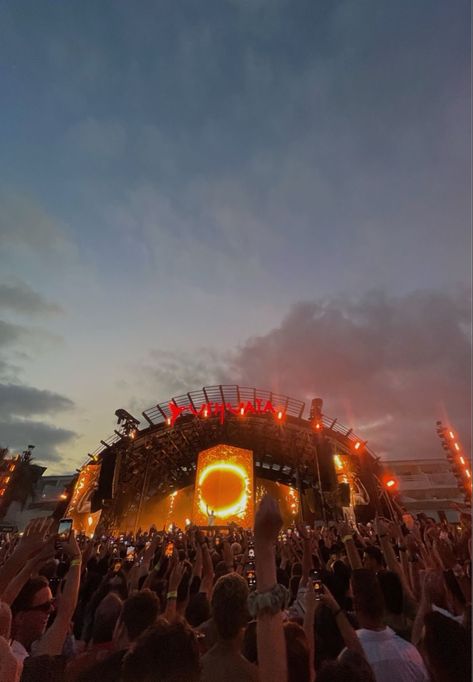 #ibiza #ushuaia #davidguetta #party #ushuaiahotel #festival #summer Ibiza Ushuaia, Festival Summer, David Guetta, Ushuaia, Ibiza, Dream Life, Bucket List, Night Out, Festival