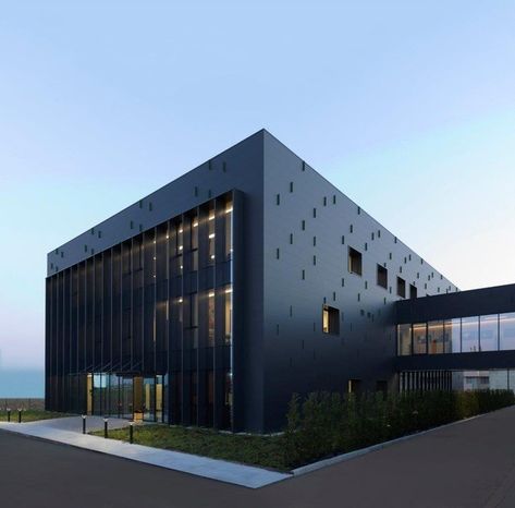 Factory Facade Design, Factory Facade, Private Clinic, Black Building, Factory Architecture, Warehouse Design, Facade Architecture Design, Office Building Architecture, Industrial Architecture