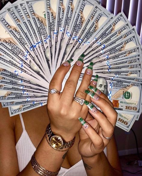 Rauch Fotografie, Money Wallpaper Iphone, Boujee Aesthetic, Hd Wallpaper Android, Gangster Girl, Bad Girl Wallpaper, Money Generator, Money Stacks, Money Pictures