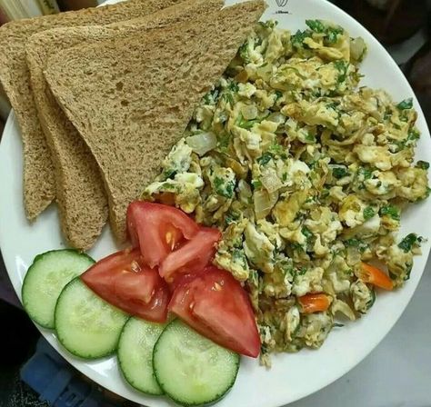 Quick Breakfast Ideas Indian, Breakfast Ideas Indian, Balanced Diet Meal Plan, Indian Diet Recipes, Watercress Recipes, Quick Breakfast Ideas, Healthy Weight Gain Foods, Healthy Breakfast Snacks, Healthy Plate