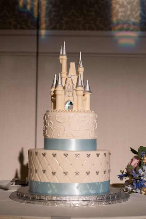 Disney Castle Wedding Cake, Cinderella Themed Quinceanera Cake, Cinderella Theme Cake, Cake Quinceanera, Cinderella Wedding Cake, Castle Wedding Cake, Tangled Theme, Fairy Tale Wedding Cake, Cinderella Quinceanera Themes