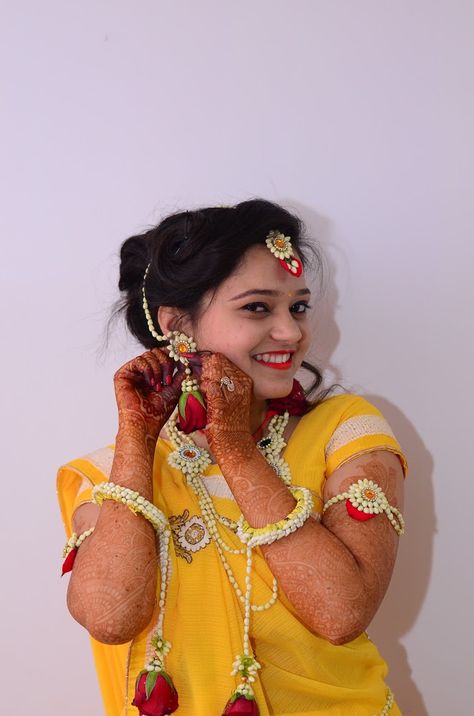 Photo #47 from Shubh photography "Wedding photography" album Haldi Rasam Photography, Haldi Boy, Haldi Stills, Haldi Rasam, Haldi Photos, Haldi Photography, Nikon Z30, Haldi Poses For Bride, Haldi Poses