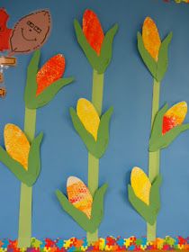 Corn On The Cob Art Preschool, Corn Thanksgiving, Oak Room, Preschool Boards, Snap Cubes, Corn Stalks, Fall Scarecrows, Corn Cob, Daycare Crafts