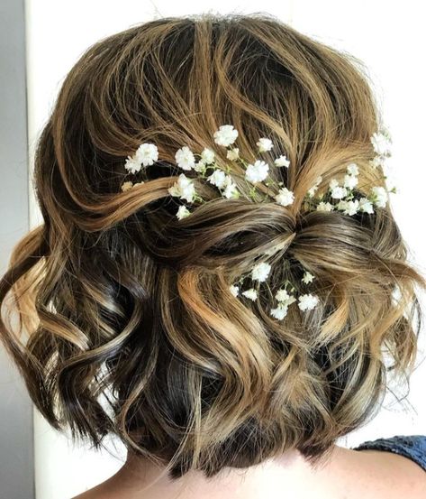 12 Cute Wedding Hairstyles for Short Hair ~ KISS THE BRIDE MAGAZINE Bridal Bob Hairstyles Veils, Short Wavy Wedding Hair, Short Hair For Wedding, Hair For Wedding, Cute Wedding Hairstyles, Bob Wedding Hairstyles, Short Bridal Hair, Wedding Hairstyles For Short Hair, Short Hair Bride