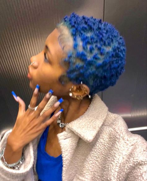 Short Blue Hair, Short Dyed Hair, Short Natural Curly Hair, Twa Hairstyles, Natural Hair Short Cuts, Short Hair Black, Dyed Natural Hair, Pretty Hair Color, Hair Dye Colors