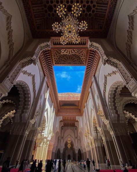 Morocco Tourism, Hassan Ii Mosque, Architecture Traditional, Hassan 2, Tourist Agency, Moroccan Architecture, Tours And Travels, Morocco Tours, Casablanca Morocco