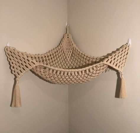 Knitting Cat Bed, Hammock Diy, Knitting Cat, Bed Cave, Katt Grejer, Crochet Cat Bed, Pola Macrame, Cat House Diy, Elegant Crochet