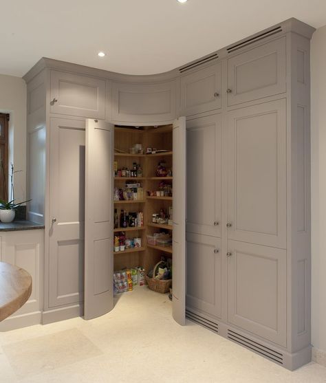 Cabinets back room/pantry Kitchen Corner Cupboard, Corner Pantry Cabinet, Organiser Cucina, Kitchen Larder, Corner Storage Cabinet, Corner Kitchen Cabinet, Corner Pantry, Pantry Cupboard, Corner Cupboard