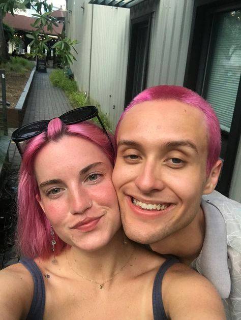 Matching Couple Hair Dye, Couple Matching Hair, Pink Hair Couple, Couples With Matching Dyed Hair, Couple Dyed Hair, Couples Matching Hair Dye, Matching Hair Color Couples, Pink Hair Men, Beard Dye