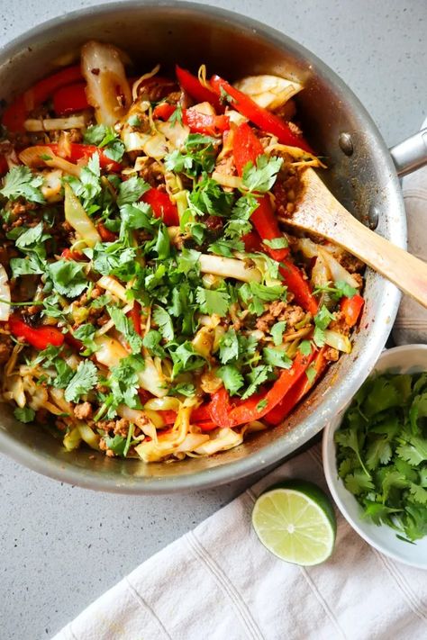 SWEET & SPICY PORK BOWLS Spicy Pork Bowl, Pork Bowls, Sweet And Spicy Pork, Pork Bowl, Spicy Pork, Perfect Dinner, Low Carb Vegetarian, Soup Dinner, One Pan Meals