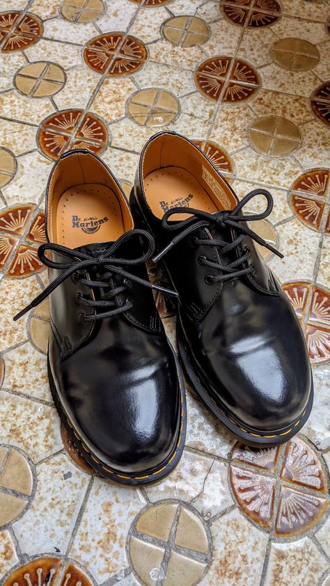 Doc 1461, Dr Martens Shoes Outfit, Dr Martens Low, Black Docs, Docs Boots, Doc Martens 1461, Skinhead Boots, Dr Martens Outfits, 80s Fashion Men