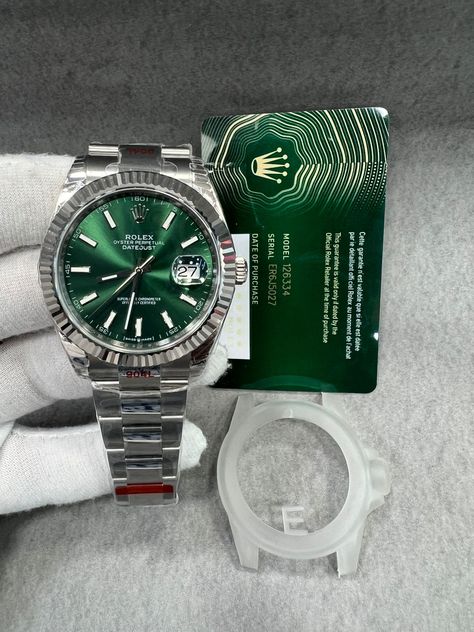 Green Rolex Watch, Rolex Green, Green Dial Watch, Seiko Mod, Sky Dweller, Green Watch, Rolex Date, Designer Watches, Green Mint