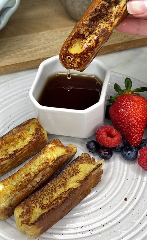 Flourless French Toast Sticks Keto French Toast, Low Glycemic Sweeteners, French Toast Sticks, Cottage Cheese Recipes, Chocolate Chip Pancakes, Homemade Pancakes, Low Carb Sweets, Sugar Free Syrup, Low Carb Vegetarian