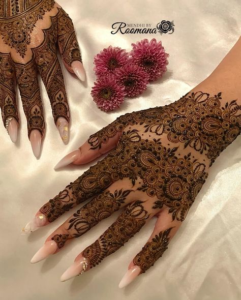 Details 😍💜 - - #henna #hennaart #hennaartist #hennadesign #hennainspo #mehndi #mehndidesign #mehndiinspo Eid Henna Full Hand, Detailed Henna Designs, Learn Henna, Wedding Henna Designs, Henna Mehndi Designs, Henna Flower Designs, Henna Inspo, Henna Stain, Henna Inspired Tattoos