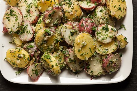 Herbed Potato Salad Potato Salad Mayonnaise, Herbed Potato Salad, Potato Salad Mustard, Healthy Breakfast Bowl, Potato Salad Dressing, Potato Salad Recipe Easy, Potato Salad Healthy, Potato Salad With Egg, Bacon Potato Salad