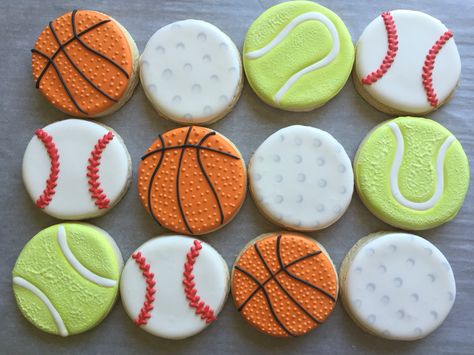 Sports themed decorated sugar cookies! Tennis balls, golf balls, baseballs, basketballs all made on circle cookies! Texture and everything! Perfect for a sports or olympics theme birthday or summer party! Made by Charlotte Gushue of Cookie Starts With C Simple Round Decorated Cookies, Circle Royal Icing Cookies Simple, Circle Cookie Designs, Decorated Circle Cookies, Sports Cookies Decorated, Circle Royal Icing Cookies, Circle Cookies Decorated, Round Sugar Cookie Decorating Ideas, Circle Sugar Cookie Designs